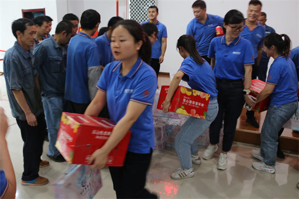 福利来啦,国电华美发放中秋国庆双节员工福利